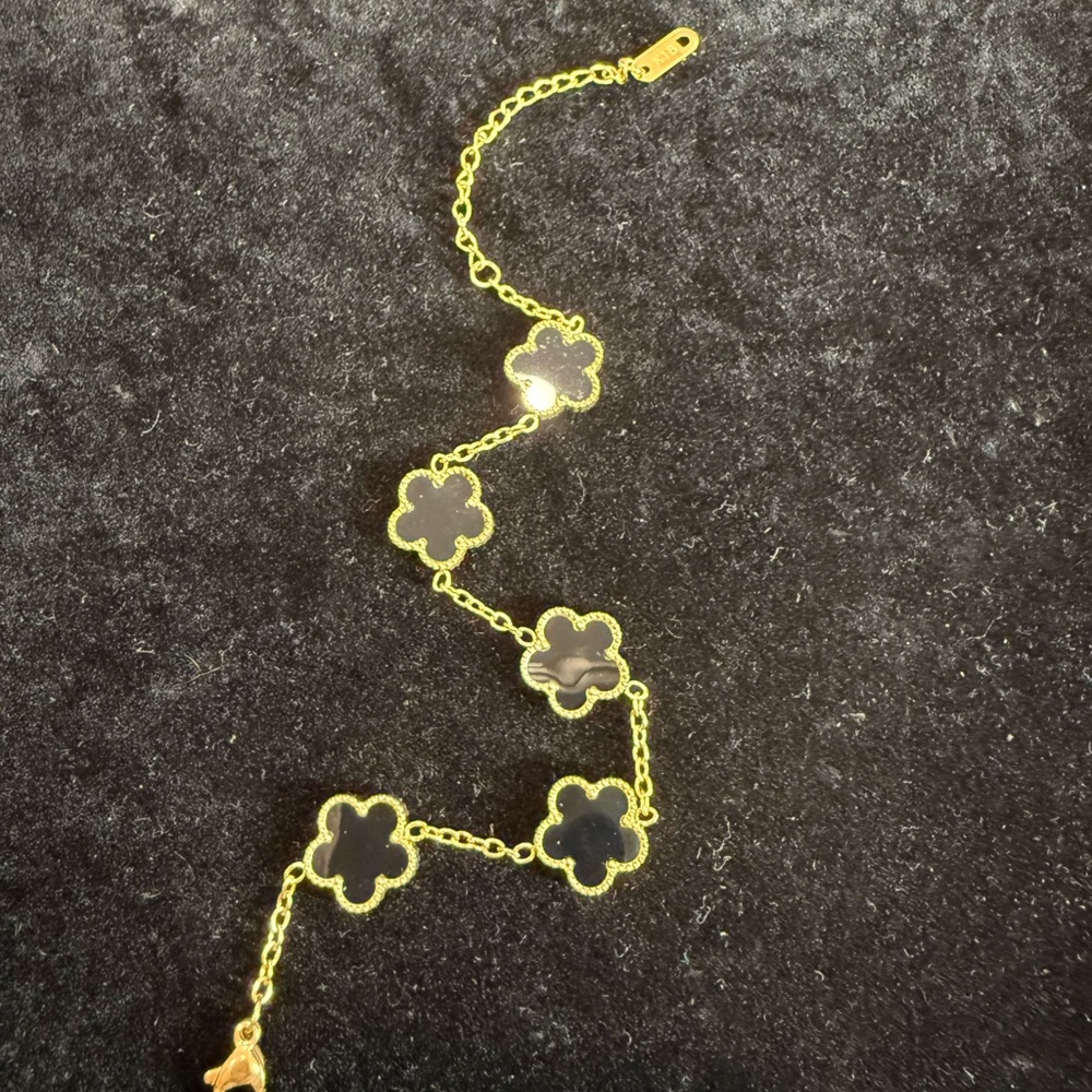 Black Clover Bracelet in 18k Gold over Stainless Steal